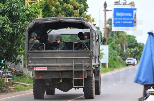 epa12258136 An army truck transports troops amid clashes between Thai and Cambodian soldiers along the disputed border in Prasat district, Surin province, Thailand, 24 July 2025. According to the Ministry of Public Health, at least 12 people were killed and 35 injured after armed clashes erupted along the disputed border, with both Thailand and Cambodia...