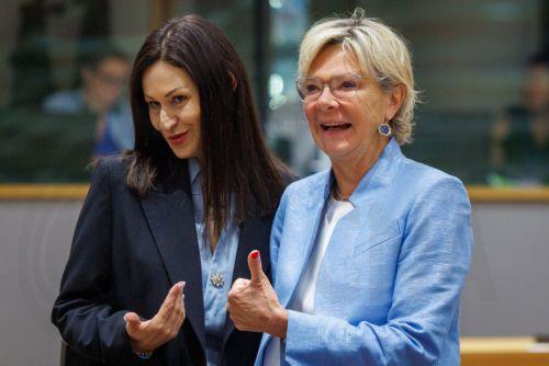 epa12399221 Minister of Agriculture, Rural Development and Environment of Cyprus, Maria Panayiotou (L) and Luxembourg's Minister of Agriculture, Food and Viticulture, Martine Hansen attend the second day of an EU Agriculture and Fisheries Council meeting in Brussels, Belgium, 23 September 2025. EU agriculture and fisheries ministers are in Brussels to...