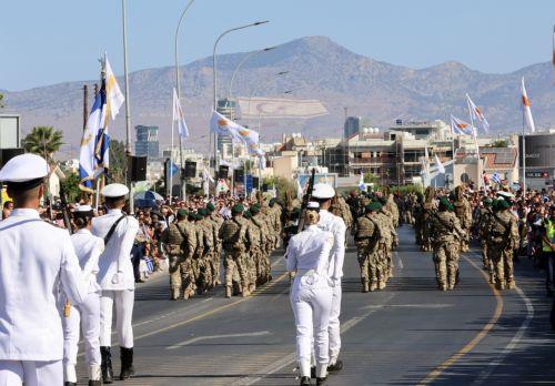Η Κύπρος γιόρτασε σήμερα την 65η επέτειο της ανακήρυξης της ανεξαρτησίας της με στρατιωτική παρέλαση, το χαιρετισμό της οποίας δέχθηκε ο Πρόεδρος της Δημοκρατίας Νίκος Χριστοδουλίδης, πλαισιωμένος από τη θρησκευτική, πολιτική και στρατιωτική ηγεσία, τοπικές αρχές και άλλους φορείς, Λευκωσία 01 Οκτωβρίου 2025.Την Ελλάδα εκπροσώπησε ο Πρόεδρος της Βουλής των...