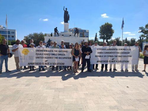 Το Παγκύπριο Κίνημα Ελευθερίας, τιμά την επέτειο της Κυπριακής Ανεξαρτησίας και τους αγώνες του λαού μας για ελευθερία, δημοκρατία και ανθρώπινα δικαιώματα, με μια συμβολική δράση, μπροστά από το μνημείο της Ελευθερίας στη Λευκωσία