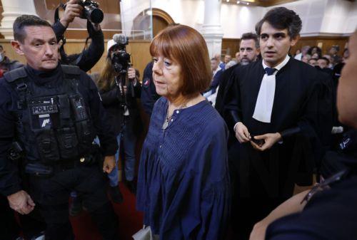 epa12434760 Gisele Pelicot (C) arrives in the courtroom of the Gard criminal court, in Nimes, France, 06 October 2025. An appeal trial involving one of the defendants sentenced in the mass rapes committed against her will be heard by the court from 06 through 09 October.  EPA/GUILLAUME HORCAJUELO