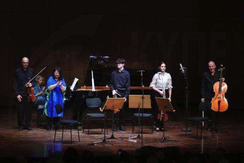 Συναυλία της Ντόρας Μπακοπούλου: Εν Λευκώ, στην αίθουσα Δημήτρης Μητρόπουλος, του Μεγάρου Μουσικής Αθηνών, Κυριακή 19 Οκτωβρίου 2025. Συντελεστές: Πιάνο Ντόρα Μπακοπούλου, Βιολί Νίκος Μάνδυλας, Αντώνης Μάνδυλας, Βιόλα Κρυσταλία Γαϊτάνου, Βιολοντσέλο Χριστόφορος Μιρόσνικοφ. Δευτέρα 20 Οκτωβρίου 2025. ΑΠΕ-ΜΠΕ/ΜΕΓΑΡΟ ΜΟΥΣΙΚΗΣ ΑΘΗΝΩΝ/ΧΑΡΗΣ ΑΚΡΙΒΙΑΔΗΣ