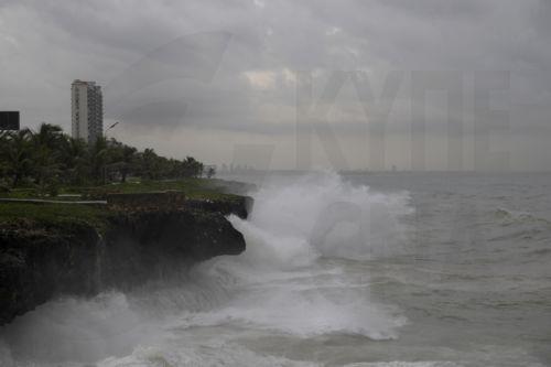 epa12471603 Ocean waves hit the coast in Santo Domingo, Dominican Republic, 21 October 2025. The Dominican Republic activated emergency plans in response to heavy rainfall forecast from Tropical Storm Melissa, which formed in the Caribbean Sea and triggered warnings for the Dominican Republic, Haiti, and Jamaica.  EPA/ORLANDO BARRIA