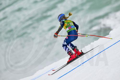 epa12480623 Mikaela Shiffrin from USA in action during the first run of the Womens Giant Slalom race of the FIS Alpine Ski World Cup season opener on the Rettenbach glacier, in Soelden, Austria, 25 October 2025.  EPA/GIAN EHRENZELLER