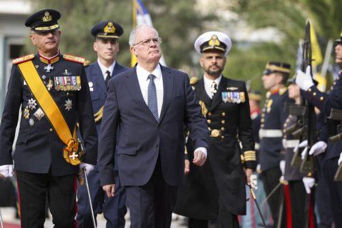 Ο Πρόεδρος της Δημοκρατίας Κωνσταντίνος Τασούλας, επιθεωρεί στρατιωτικό άγημα προσερχόμενος στη Δοξολογία στο ναό του Αγίου Δημητρίου, για την εορτή του Πολιούχου της Θεσσαλονίκης, στο πλαίσιο των Εορταστικών εκδηλώσεων των Επετείων της 26ης Οκτωβρίου 1912, ημέρας απελευθέρωσης της πόλης από τον τουρκικό ζυγό, εορτής του Πολιούχου Αγίου Δημητρίου και της...