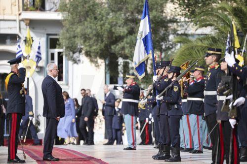Ο Πρόεδρος της Δημοκρατίας Κωνσταντίνος Τασούλας, επιθεωρεί στρατιωτικό άγημα προσερχόμενος στη Δοξολογία στο ναό του Αγίου Δημητρίου, για την εορτή του Πολιούχου της Θεσσαλονίκης, στο πλαίσιο των Εορταστικών εκδηλώσεων των Επετείων της 26ης Οκτωβρίου 1912, ημέρας απελευθέρωσης της πόλης από τον τουρκικό ζυγό, εορτής του Πολιούχου Αγίου Δημητρίου και της...