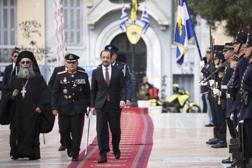 Ο Πρόεδρος της Δημοκρατίας της Κύπρου Νίκος Χριστοδουλίδης (Δ), επιθεωρεί στρατιωτικό άγημα προσερχόμενος στη Δοξολογία στο ναό του Αγίου Δημητρίου, για την εορτή του Πολιούχου της Θεσσαλονίκης, στο πλαίσιο των Εορταστικών εκδηλώσεων των Επετείων της 26ης Οκτωβρίου 1912, ημέρας απελευθέρωσης της πόλης από τον τουρκικό ζυγό, εορτής του Πολιούχου Αγίου...