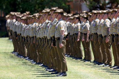 epa12513279 Soldiers participate in the Centenary Parade at Victoria Barracks in Sydney, New South Wales, Australia, 09 November 2025. Princess Anne is visiting Australia to mark the Centenary of the Royal Australian Corps of Signals.  EPA/Damian Shaw AUSTRALIA AND NEW ZEALAND OUT