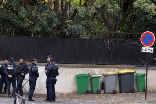 epa12516342 Police officers stand guard next to the house of former French President Nicolas Sarkozy after a court decision to release him, in Paris, France, 10 November 2025. A French appeals court approved a request for an early release of Sarkozy, who was sentenced to five years in jail for his role in the case involving funds from Gaddafi. The former PM...