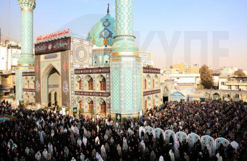 epa12526105 Iranian women pray during the rainfall prayer at the Saleh Shrine in northern Tehran, Iran, 14 November 2025. Iranians held a prayer for the rainfall in many cities across the country as Iran is facing water shortage crisis.  EPA/ABEDIN TAHERKENAREH