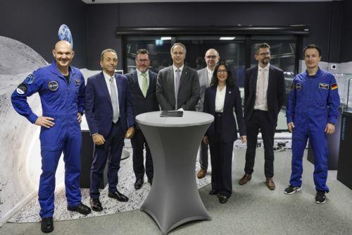epa12537462 (L-R) German ESA astronaut Alexander Gerst, Thales Alenia Space Deputy CEO and Senior Vice President Giampiero Di Paolo, Thales Alenia Space CEO Richard Thorburn, ESA Director of Human and Robotic Exploration Daniel Neuenschwander, Thales Alenia Space Director of European Business Yvan Baillion, CEO of OHB System AG Chiara Pedersoli, Nammo Space...