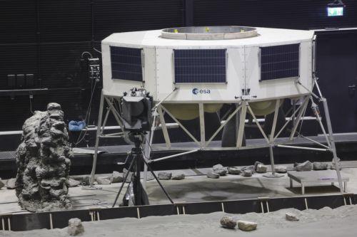 epa12537484 A replica of the lunar lander for the 'Argonaut' (European Large Logistics Lander, EL3) programme in the Luna Lab at the European Astronaut Centre (EAC) in Cologne, Germany, 20 November 2025. According to the European Space Agency (ESA), the Argonaut program represents Europe's path to 'autonomous, versatile and reliable access to the Moon'....