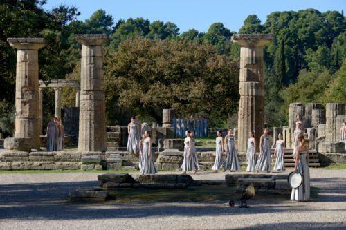 epa12545726 Actresses perform during the rehearsal of the Olympic flame lighting ceremony for the Milano Cortina 2026 Winter Olympics at the Ancient Olympia site in southern Greece, 24 November 2025. The Milano Cortina 2026 Winter Olympics will be held from 06 February to 22 February 2026.  EPA/DIMITRIS PAPAIOANNOU