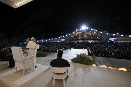 epa12563060 A handout picture provided by the Vatican Media shows Pope Leo XIV (L) during a meeting with young people in the Square in front of the Maronite Patriarchate of Antioch in Bkerke, Lebanon, 01 December 2025. Pope Leo XIV is on his first apostolic visit outside Italy since his election as pontiff. He visited Turkey from 27 November and continues...