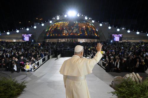 epa12563062 A handout picture provided by the Vatican Media shows Pope Leo XIV during a meeting with young people in the Square in front of the Maronite Patriarchate of Antioch in Bkerke, Lebanon, 01 December 2025. Pope Leo XIV is on his first apostolic visit outside Italy since his election as pontiff. He visited Turkey from 27 November and continues his...