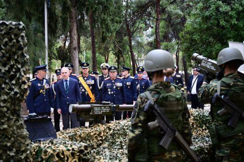 (Ξένη Δημοσίευση) Την Πέμπτη 04 Δεκεμβρίου 2025, παρουσία του Υφυπουργού Εθνικής Άμυνας κ. Θανάση Δαβάκη, ως εκπρόσωπος της Ελληνικής Κυβέρνησης, του Αρχηγού του Γενικού Επιτελείου Εθνικής Άμυνας Στρατηγού Δημήτριου Χούπη και του Γενικού Επιθεωρητή Στρατού – Υπαρχηγού Γενικού Επιτελείου Στρατού Αντιστράτηγου Ανδρέα Κορωνάκη, ως εκπρόσωπος του Αρχηγού του...