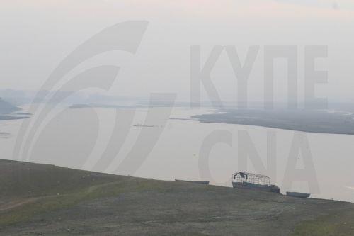 epa12587641 Smog covers the city of Lahore, Pakistan, 12 December 2025. Punjab’s air quality worsened sharply as Lahore topped global pollution rankings, with dense smog spreading across the province. Authorities issued alerts, intensified inspections, and deployed drones, while health advisories urged residents to limit outdoor activity amid persistent...