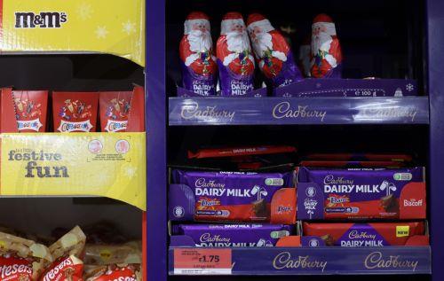 epa12594184 Chocolate treats at a store in London, Britain, 15 December 2025. Britain's favorite chocolates are shrinking and becoming more expensive ahead of Christmas as rising cocoa prices continue to put pressure on manufacturers. Global cocoa production has fallen by more than 14 percent this year, while cocoa prices have quadrupled since early 2024...