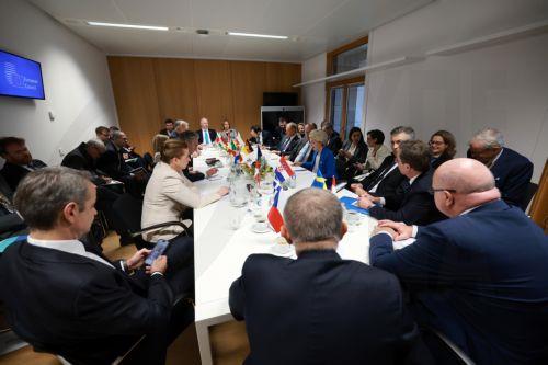 epa12600177 A general view during a migration breakfast prior the EU Council Summit in Brussels, Belgium, 18 December 2025. EU leaders are meeting to discuss the latest developments in Ukraine, the EU's next multiannual financial framework, the EU enlargement process, and the geoeconomic situation in the European Union.  EPA/OLIVIER HOSLET / POOL