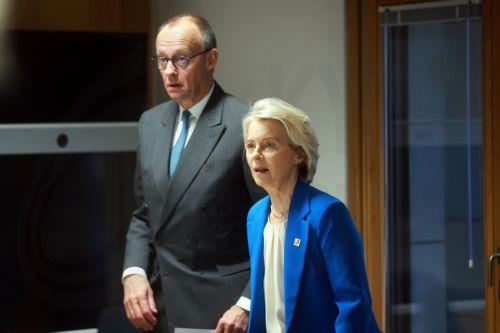 epa12600179 German Chancellor friedrich Merz (L) and EU Commission Ursula von der Leyen (R) attend a migration breakfast prior the EU Council Summit in Brussels, Belgium, 18 December 2025. EU leaders are meeting to discuss the latest developments in Ukraine, the EU's next multiannual financial framework, the EU enlargement process, and the geoeconomic...