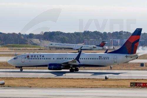 epa12609437 Delta Air Lines flight operations at Hartsfield-Jackson Atlanta International Airport during the busy Christmas holiday travel season in Atlanta, Georgia, USA, 22 December 2025. Weather could cause delays for both air travelers and drivers.  EPA/ERIK S. LESSER