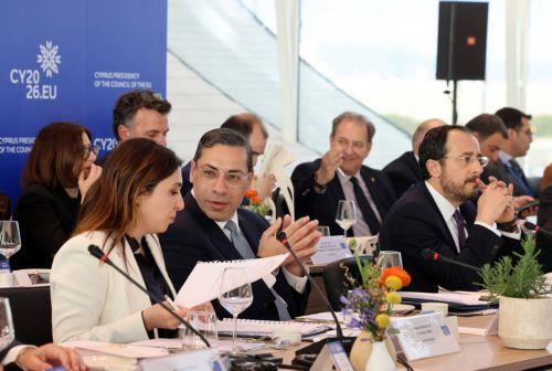 Επίσημη επίσκεψη στην Κύπρο πραγματοποιεί το Σώμα των Επιτρόπων της Ευρωπαϊκής Ένωσης, στο πλαίσιο των επαφών του με την Κυβέρνηση της Κυπριακής Δημοκρατίας, υπό την ιδιότητά της ως Προεδρίας του Συμβουλίου της Ευρωπαϊκής Ένωσης, Νέο Λιμάνι Λεμεσού 15 Ιανουαρίου. ΚΥΠΕ/ΚΑΤΙΑ ΧΡΙΣΤΟΔΟΥΛΟΥ