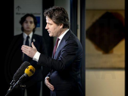 epa12660781 Christian Democratic Appeal (CDA) leader Henri Bontenbal arrives at the coalition government for a meeting with informateur Rianne Letschert in The Hague, the Netherlands, 19 January 2026. The leaders of the D66, CDA, and VVD parties are seeking support for their minority cabinet formation.  EPA/KOEN VAN WEEL