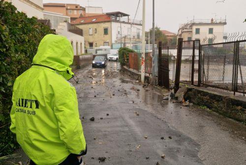 epa12663989 A view shows areas affected by bad weather on the seafront in Catania, Sicily, Italy, 20 January 2026.  EPA/ORIETTA SCARDINO