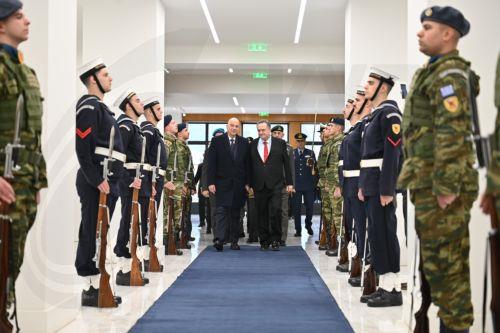 (Ξένη Δημοσίευση). Ο υπουργός Εθνικής Άμυνας, Νίκος Δένδιας(ΚΑ), συναντήθηκε σήμερα, Τρίτη 20 Ιανουαρίου 2026, με τον υπουργό Άμυνας του Ισραήλ Ισραήλ,  Israel Katz(ΚΔ), ο οποίος πραγματοποιεί επίσημη επίσκεψη στην Ελλάδα.Μετά την κατ’ ιδίαν συνάντηση των δύο υπουργών στο υπουργείο Εθνικής Άμυνας, στην οποία συζητήθηκαν οι στρατηγικές αμυντικές σχέσεις...