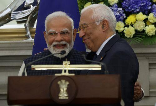 epa12684867 President of the European Council Antonio Luis Santos da Costa (R) and Indian Prime Minister Narendra Modi (L) after giving a joint press statement after their meeting at Hyderabad House in New Delhi, India, 27 January 2026. Ursula von der Leyen is on four-day visit to India.  EPA/RAJAT GUPTA