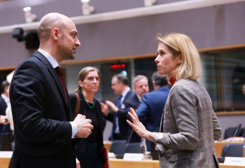 epa12690053 European High Representative of the Union for Foreign Affairs, Kaja Kallas (R), and French Minister for Europe and Foreign Affairs, Jean-Noel Barrot (L), talk at the start of the EU Foreign Affairs Council in Brussels, 29 January 2026. EU Council EU foreign affairs chiefs convene to address international challenges, with discussions on the...