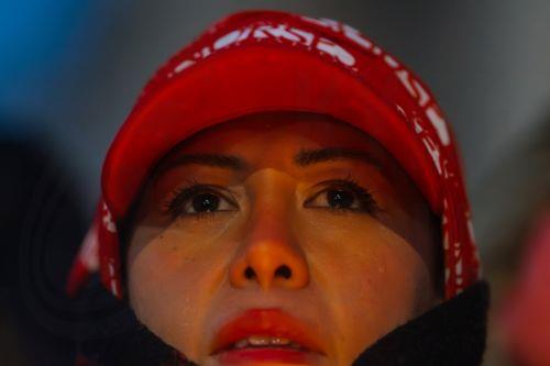 epa12691782 A person cries during a vigil for Veterans Affairs (VA) nurse Alex Pretti outside a VA hospital in New York, New York, USA, 29 January 2026. Nationwide protests continue after federal immigration operations in Minneapolis resulted in the fatal shootings of two US citizens, Renee Nicole Good and Alex Pretti.  EPA/OLGA FEDOROVA