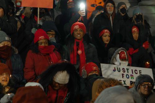 epa12691784 Healthcare workers participate in a vigil for Veterans Affairs (VA) nurse Alex Pretti outside a VA hospital in New York, New York, USA, 29 January 2026. Nationwide protests continue after federal immigration operations in Minneapolis resulted in the fatal shootings of two US citizens, Renee Nicole Good and Alex Pretti.  EPA/OLGA FEDOROVA