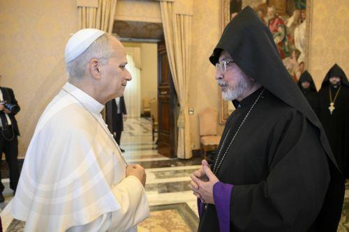 epa12706322 A handout picture provided by the Vatican Media shows Pope Leo XIV during an audience with young priests and monks from the Eastern Orthodox Churches in Vatican City, 05 February 2026.  EPA/VATICAN MEDIA HANDOUT HANDOUT EDITORIAL USE ONLY/NO SALES