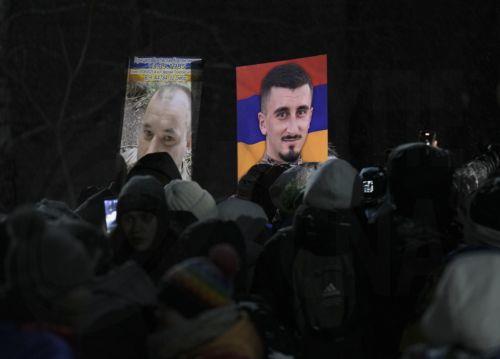 epa12706958 Relatives and friends welcome Ukrainian prisoners of war (POWs) following a prisoner swap at an undisclosed location in Ukraine, 05 February 2026. Ukraine announced the exchange 157 prisoners of war each with Russia. The 157 Ukrainians, soldiers of the Armed Forces, National Guard, State Border Service, and also civilians, were returned from...
