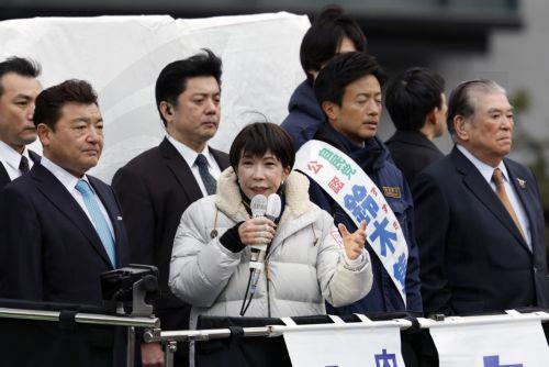 epa12711693 Japanese Prime Minister and leader of the ruling Liberal Democratic Party (LDP) Sanae Takaichi (C) delivers a speech in support of a local candidate at an election campaign rally in Tokyo, Japan, 07 February 2026, the last day of the campaign for Japan’s general elections. Japanese voters are set to go to the polls on 08 February 2026 in the...