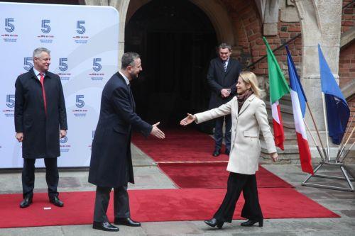 epa12760806 Polish Deputy Prime Minister, Minister of National Defence Wladyslaw Kosiniak-Kamysz (2L), EU High Representative for Foreign Affairs and Security Policy Kaja Kallas (R) and Minister for Defence Procurement of United Kingdom Luke Pollard (L) during the welcome ceremony before the meeting within the E5 Group in Krakow, Poland, 20 February 2026....