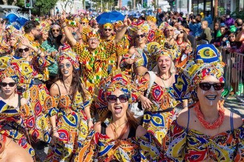 Με τη μεγάλη καρναβαλίστικη παρέλαση κορυφώθηκαν οι καρναβαλίστικες εκδηλώσεις του Δήμου Λεμεσού.