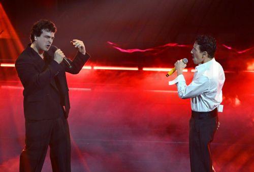 epa12782777 Italian singers Leo Gassmann (L) and Aiello (R) perform onstage at the Ariston theatre during the 76th Sanremo Italian Song Festival, in Sanremo, Italy, 27 February 2026. The music festival runs from 24 to 28 February 2026.  EPA/RICCARDO ANTIMIANI