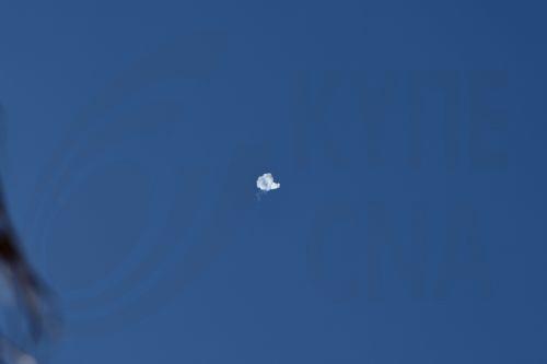 epa12783039 A trail of interceptions of a missile in the sky over the Mediterranean city of Haifa, Israel, 28 February 2026. The Israeli military reported on 28 February it deteced missiles launched from Iran following earlier Israeli and US strikes. Sirens were activated across several parts of the country in response.  EPA/ATEF SAFADI