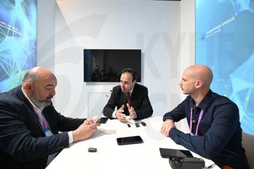 Ο υπουργός Ψηφιακής Διακυβέρνησης Δημήτρης Παπαστεργίου (Κ) επισκέπτεται το ελληνικό περίπτερο στην παγκόσμια έκθεση τεχνολογίας WMC 2026 στη Βαρκελώνη, Δευτέρα 2 Μαρτίου 2026. Στα τέλη κάθε Φεβρουαρίου-αρχές Μαρτίου, εδώ και δύο δεκαετίες, η Βαρκελώνη μετατρέπεται για λίγες ημέρες στο επίκεντρο της παγκόσμιας τεχνολογικής σκηνής. Στους εκθεσιακούς χώρους...