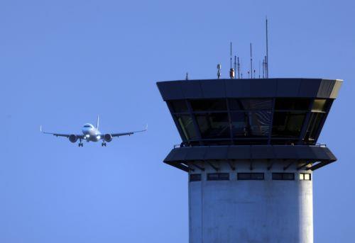 Αεροπλάνο προσγειώνετε στο αεροδρόμιο Λάρνακας, Πέμπτη 5 Μαρτίου 2026. ΚΥΠΕ/ΚΑΤΙΑ ΧΡΙΣΤΟΔΟΥΛΟΥ