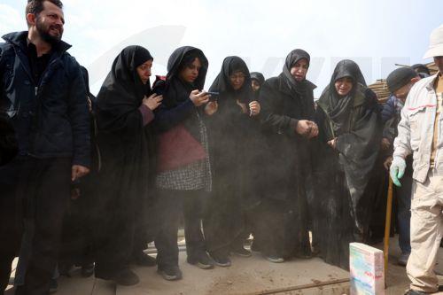 epa12805758 Iranians attend funeral for victims of the conflict between Iran, Israel and the US, at the Behesht Zahra cemetery in southern Tehran, Iran, 09 March 2026. A joint Israeli and US military operation continues to target multiple locations across Iran, since the early hours of 28 February 2026.  EPA/ABEDIN TAHERKENAREH