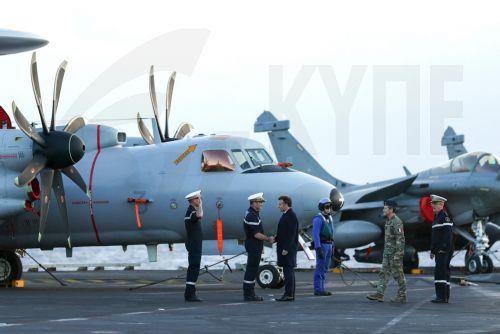 epa12807434 French President Emmanuel Macron (3-L) visits the French aircraft carrier Charles de Gaulle in the eastern Mediterranean, on the sidelines of his visit to Cyprus, 09 March 2026. The Charles de Gaulle was recently deployed in the Eastern Mediterranean, near Cyprus due to escalating conflict in the Middle East.  EPA/GONZALO FUENTES / POOL  MAXPPP...