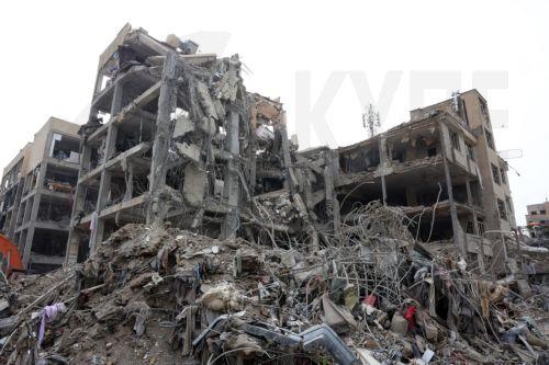 epaselect epa12813893 A view of damaged residential buildings in central Tehran, Iran, 12 March 2026. A joint Israeli and US military operation continues to target multiple locations across Iran since the early hours of 28 February 2026.  EPA/ABEDIN TAHERKENAREH