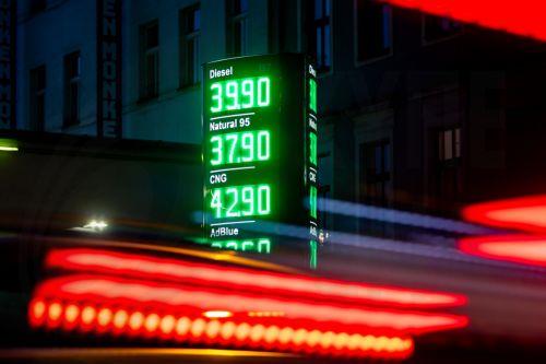 epa12815008 A display shows fuel prices at a petrol station in Prague, Czech Republic, 12 March 2026. Fuel prices have risen since the start of US and Israeli military strikes on Iran and retaliatory attacks by Iran.  EPA/MARTIN DIVISEK