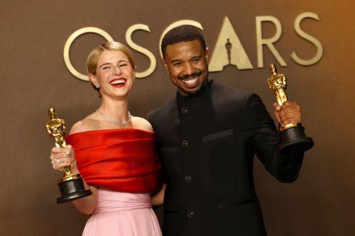 epaselect epa12824369 Best actress, Jessie Buckley and Best actor. Michael B. Jordan pose with their awards during the the 98th annual Academy Awards ceremony at the Dolby Theatre in Los Angeles, California, USA, 15 March 2026.  EPA/JILL CONNELLY