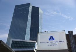 Σε επιφυλακή η ΕΚΤ για τις επόμενες κινή