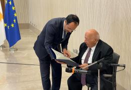 Μετάλλιο Εξαίρετης Προσφοράς στο Δαμιανό