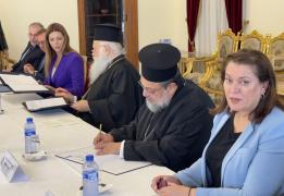 قبرص واليونان توقعان مذكرة لتعزيز تاريخ 